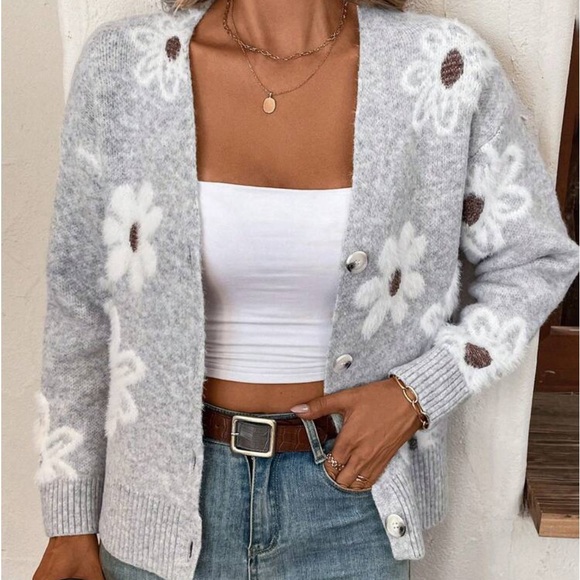 New V neck gray floral print button down cardigan sweater - Picture 3 of 6